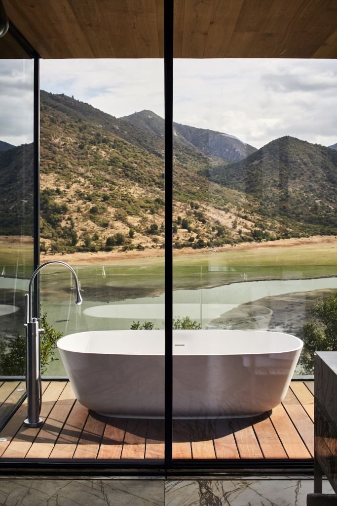 Jacuzzi privado con vista panorámica en Viña Vik